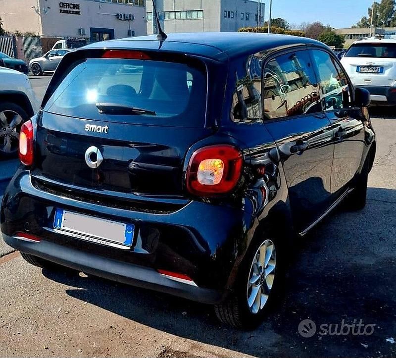 Usata Smart ForFour Passion 71 CV (52 kW) 2018 Nero Utilitaria