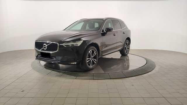 Usata Volvo XC60 Momentum 197 CV (144 kW) 2021 Colore: onyx black metallizzato SUV