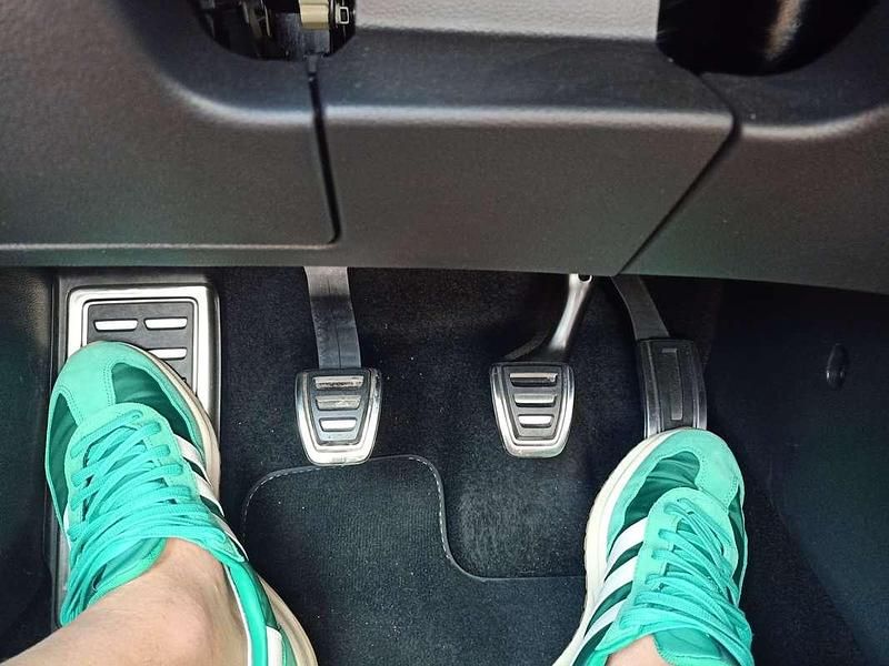 Nero Usata 2022 VW T-Roc R-line SUV | 23.500 € (Buon prezzo) - Immagine 1/4