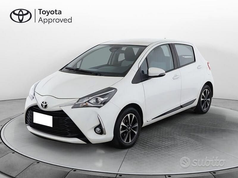 Usata Toyota Yaris Active 72 CV (52 kW) 2018 Bianco Berlina
