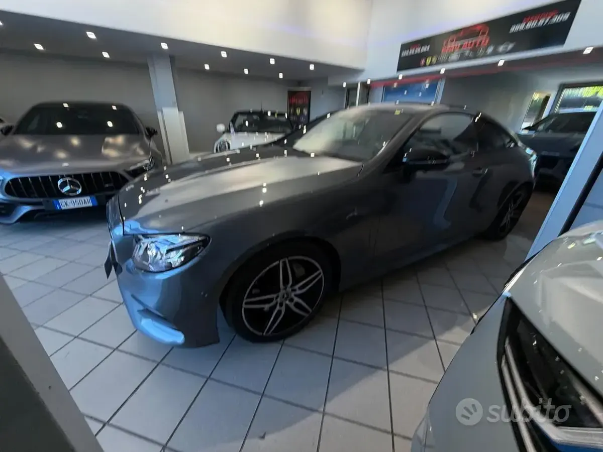 Usata Mercedes E220 Premium Plus 194 CV (142 kW) 2019 Grigio Coupé