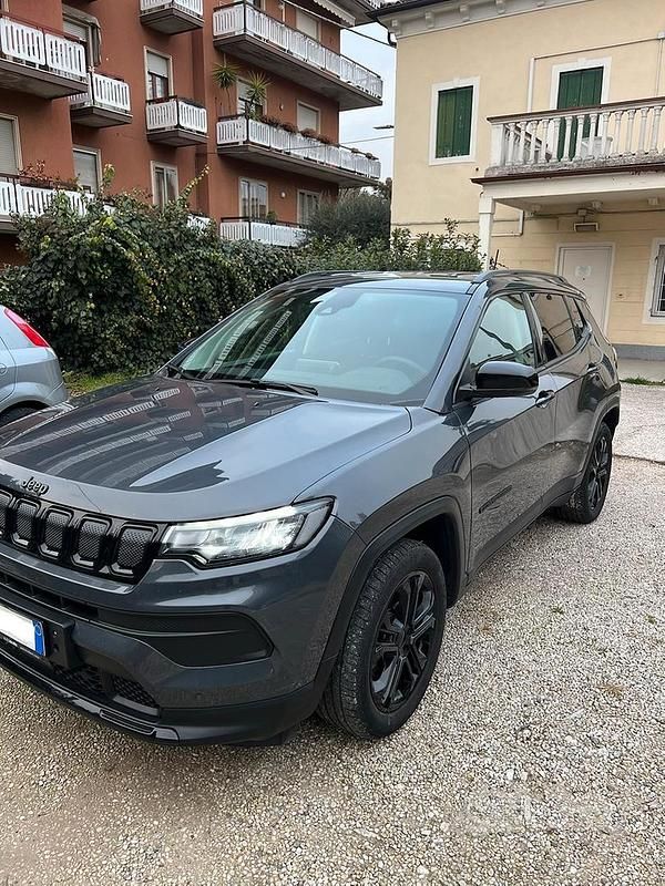 Usata Jeep Compass Night Eagle 131 CV (96 kW) 2022 Grigio SUV