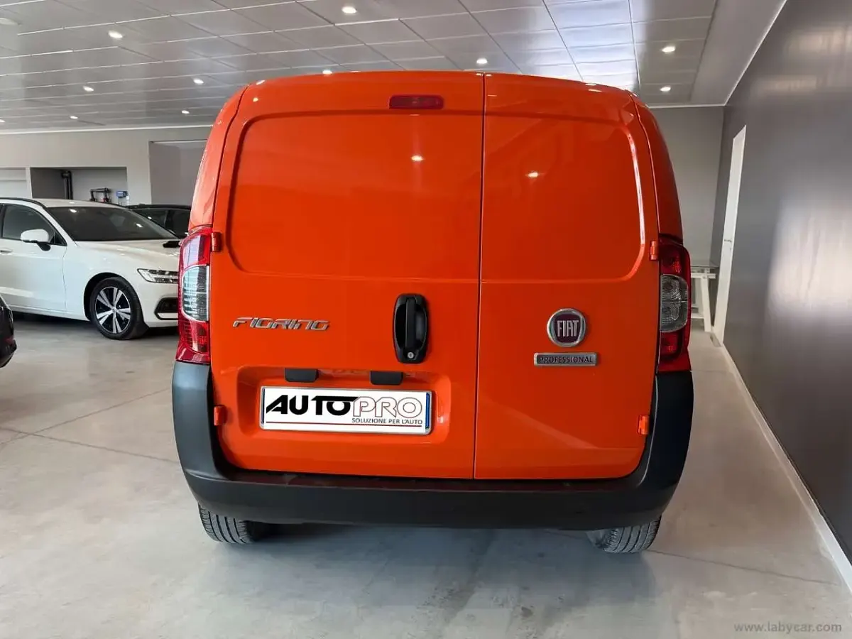 Usata Fiat Fiorino 95 CV (69 kW) 2017 Arancione Monovolume