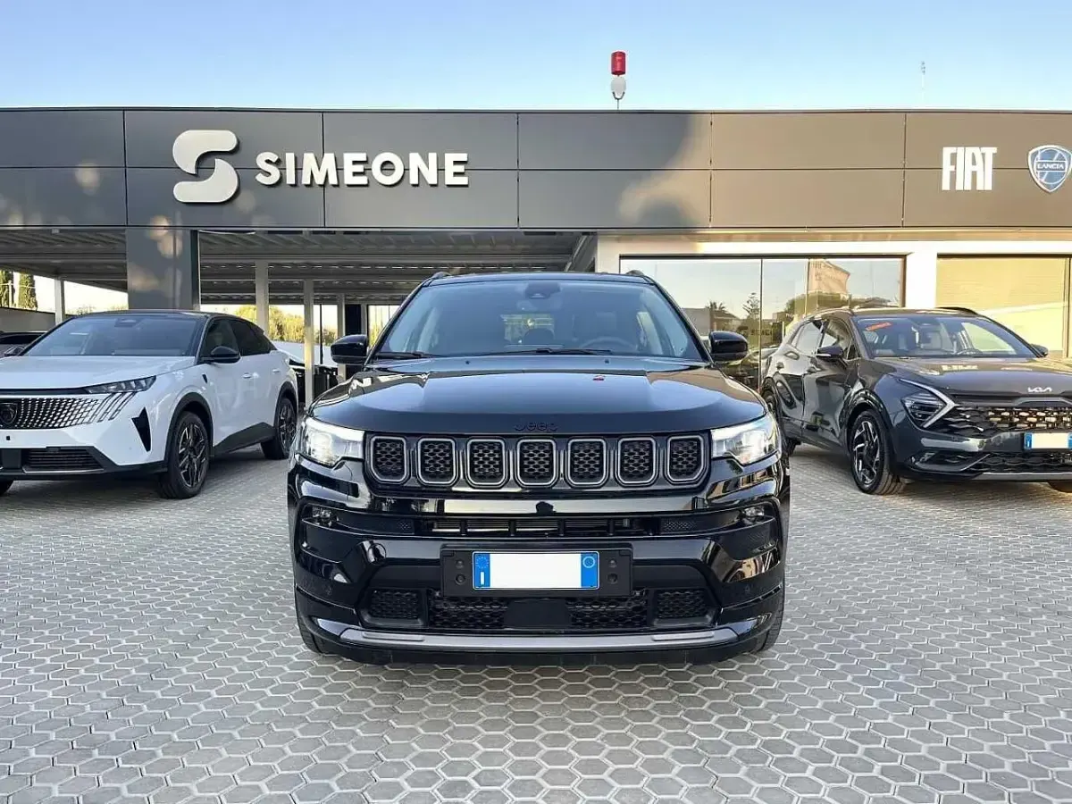Używany Jeep Compass Summit 131 KM (96 kW) 2024 Czarny SUV