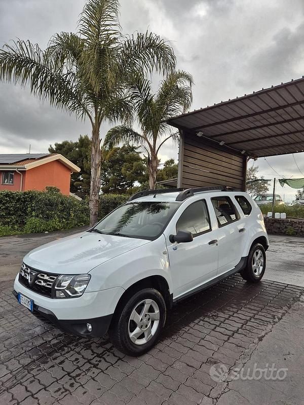 Usata Dacia Duster Lauréate 115 CV (84 kW) 2016 Bianco SUV