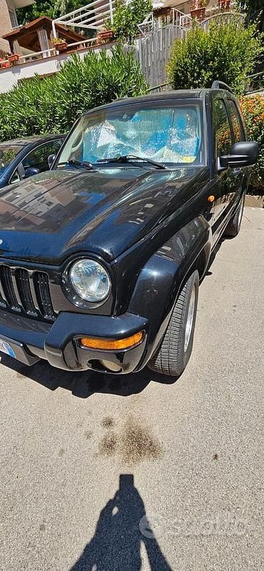 Usata Jeep Cherokee 2002 Nero SUV
