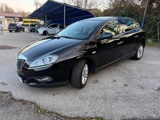 Usata Lancia Delta 120 CV (88 kW) 2010 Nero Utilitaria