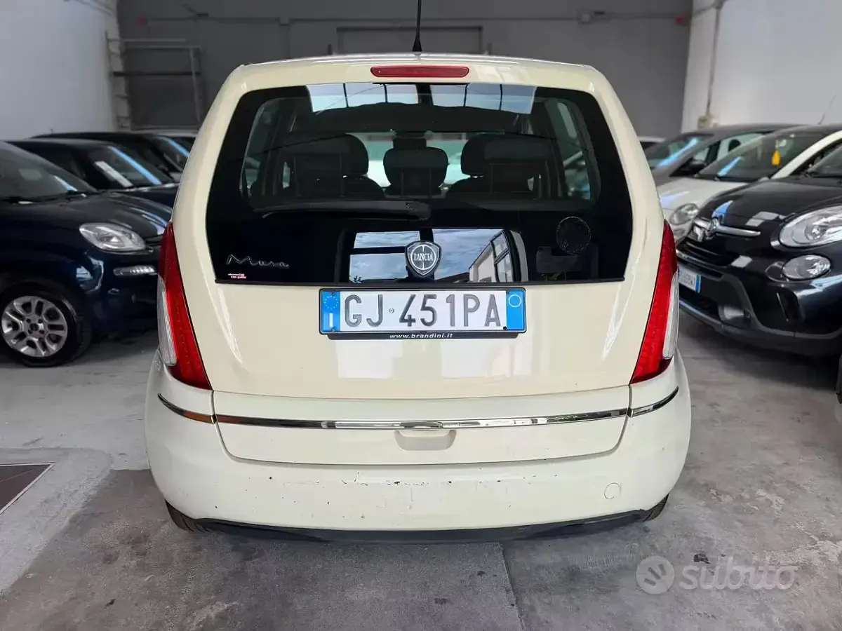 Usata Lancia Musa 77 CV (56 kW) 2009 Giallo Monovolume