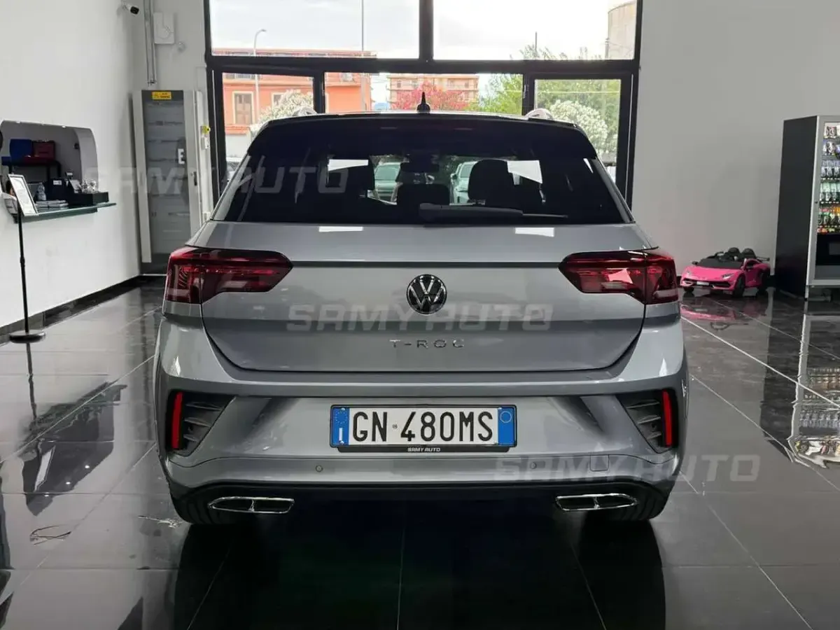 Usata VW T-Roc R-line 150 CV (110 kW) 2023 Grigio SUV