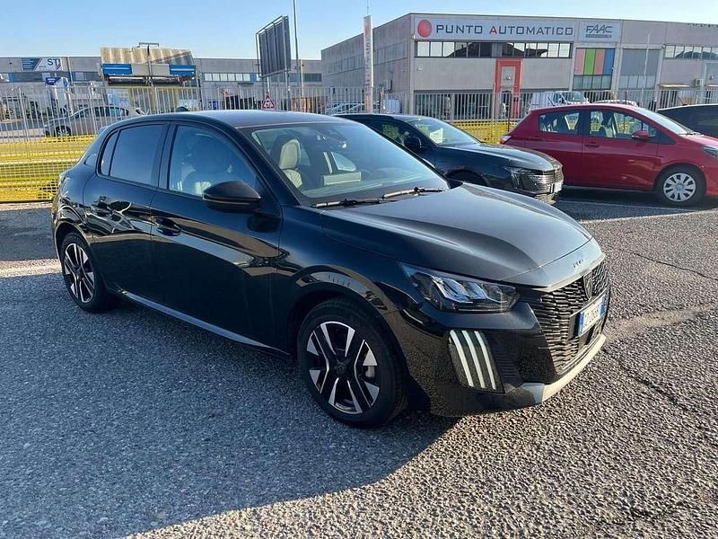 Usata Peugeot 208 Allure 101 CV (74 kW) 2025 Nero Utilitaria