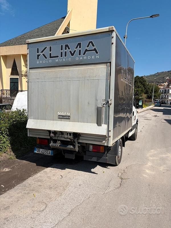 Usata Iveco Daily 145 CV (106 kW) 2006 Bianco Berlina