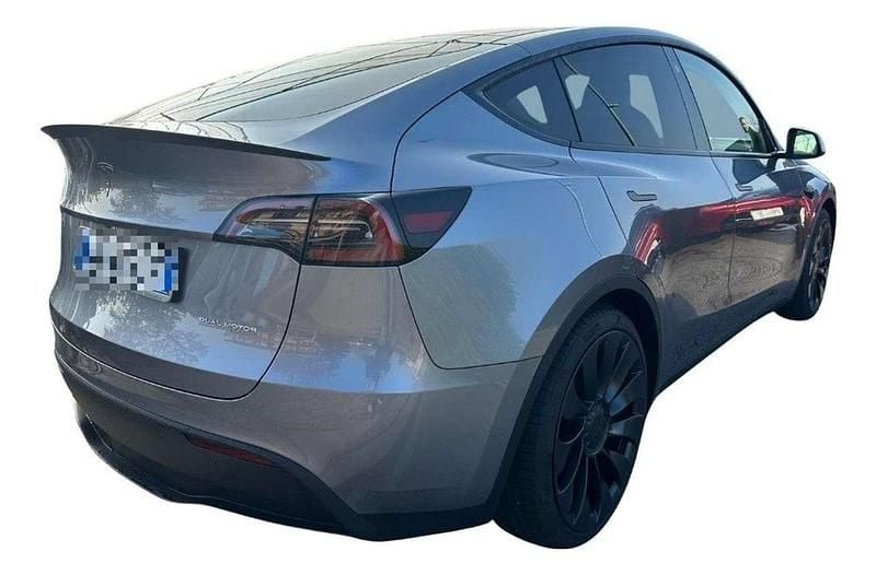 Usata Tesla Model Y Performance 392 kW (534 CV) 2024 Grigio scuro SUV