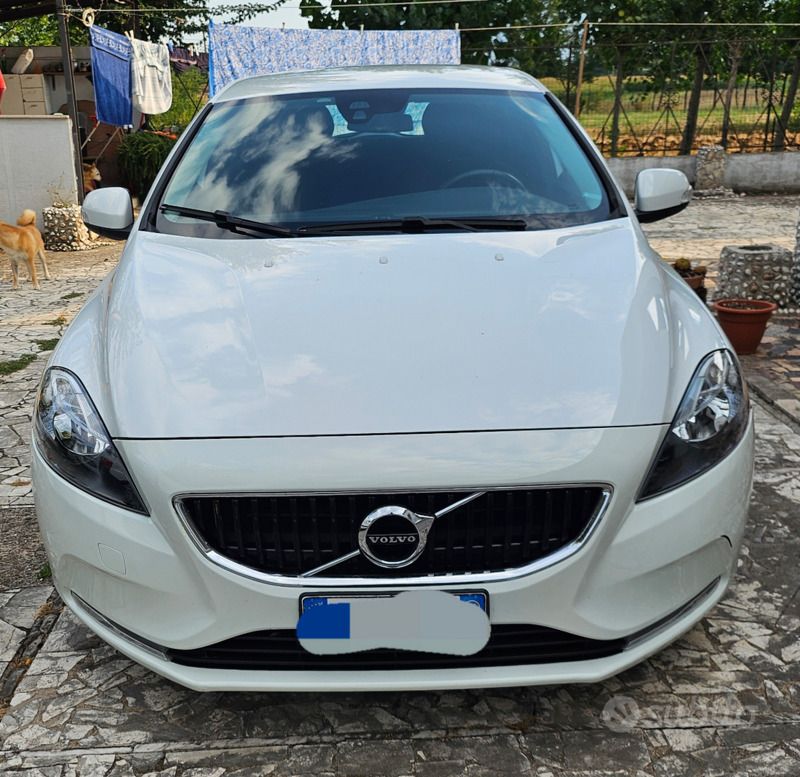 Bianco Usata 2018 Volvo V40 Station wagon | 9900 € (Buon prezzo) - Immagine 1/4