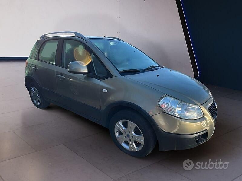 Usata Fiat Sedici Dynamic 120 CV (88 kW) 2007 Marrone SUV