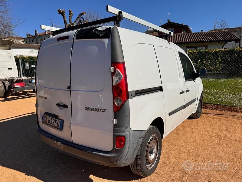 Usata Renault Kangoo 74 CV (54 kW) 2012 Bianco Monovolume