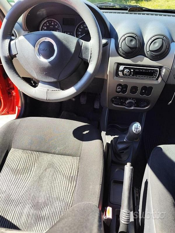 Usata Dacia Sandero 75 CV (55 kW) 2010 Rosso Berlina