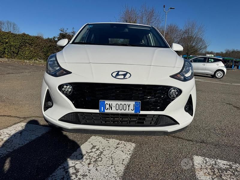 Usata Hyundai i10 66 CV (48 kW) 2023 Bianco Utilitaria