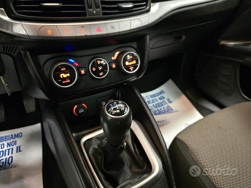 Usata Fiat Tipo Lounge 120 CV (88 kW) 2016 Grigio Berlina