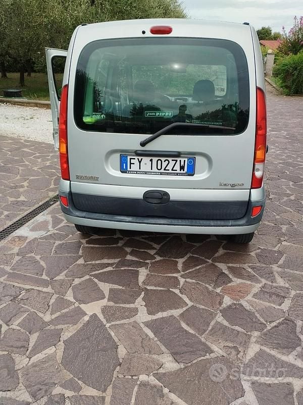 Usata Renault Kangoo 70 CV (51 kW) 2007 Monovolume