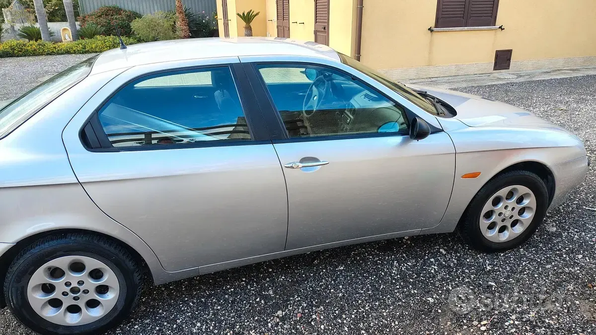 Usata Alfa Romeo 156 140 CV (102 kW) 2001 Grigio Berlina