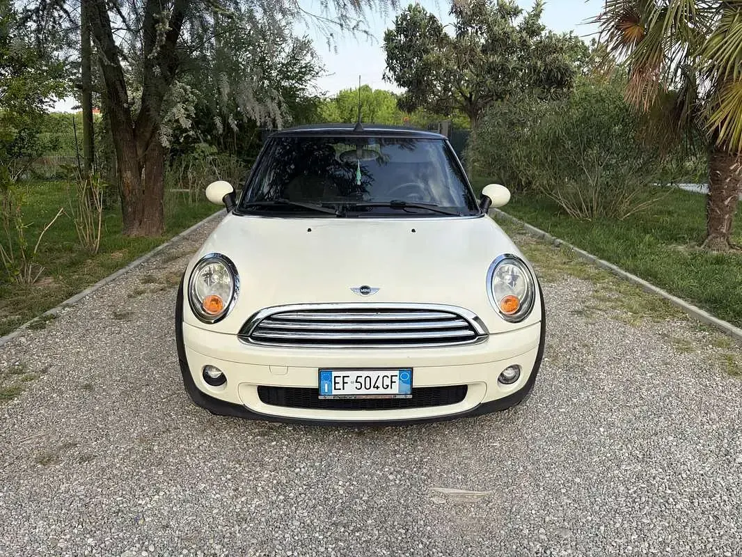 Usata Mini Cooper Cabriolet 120 CV (88 kW) 2010 Cabrio