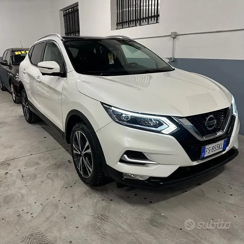Usata Nissan Qashqai Tekna 116 CV (85 kW) 2018 Bianco SUV