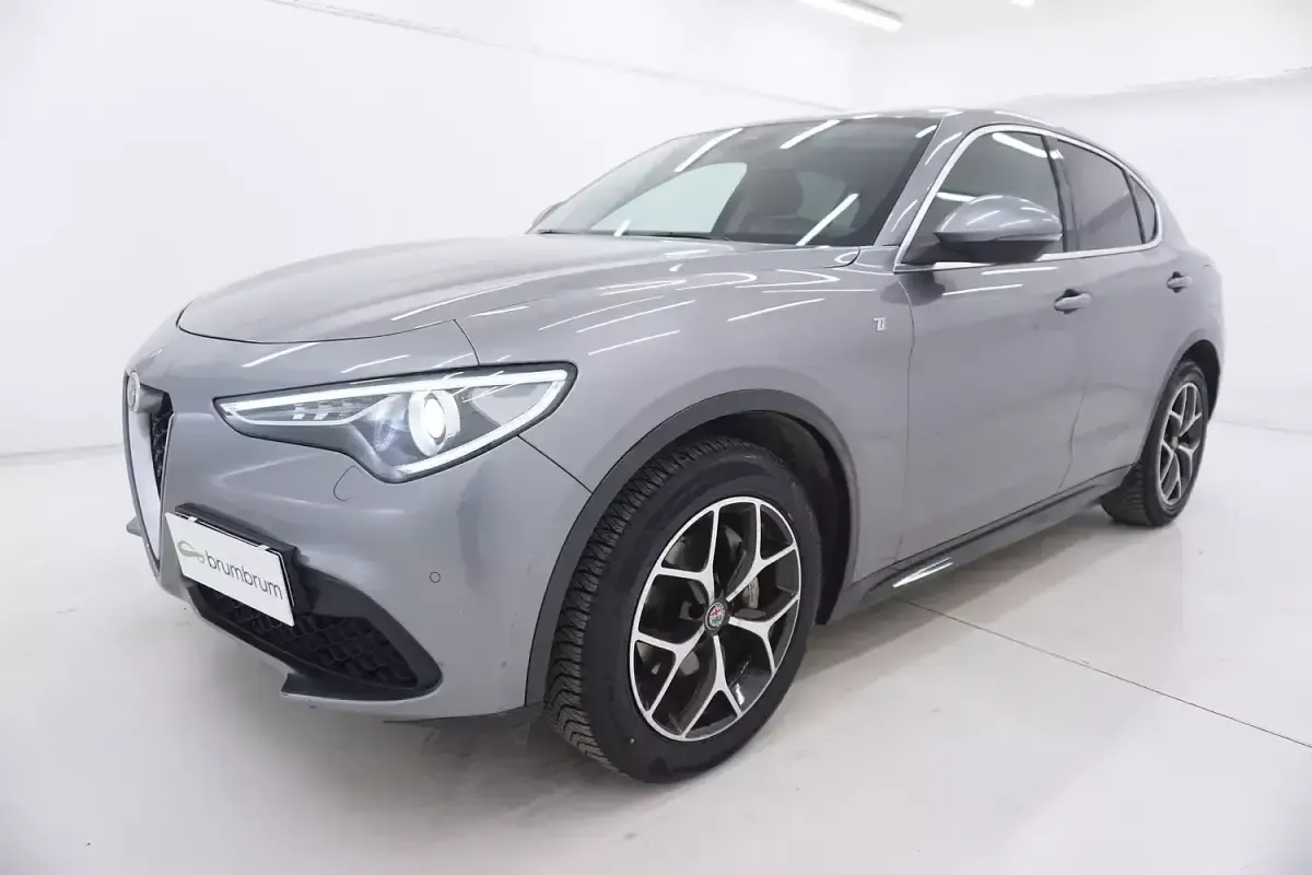 Usata Alfa Romeo Stelvio Ti 190 CV (139 kW) 2021 Grigiogrigio SUV