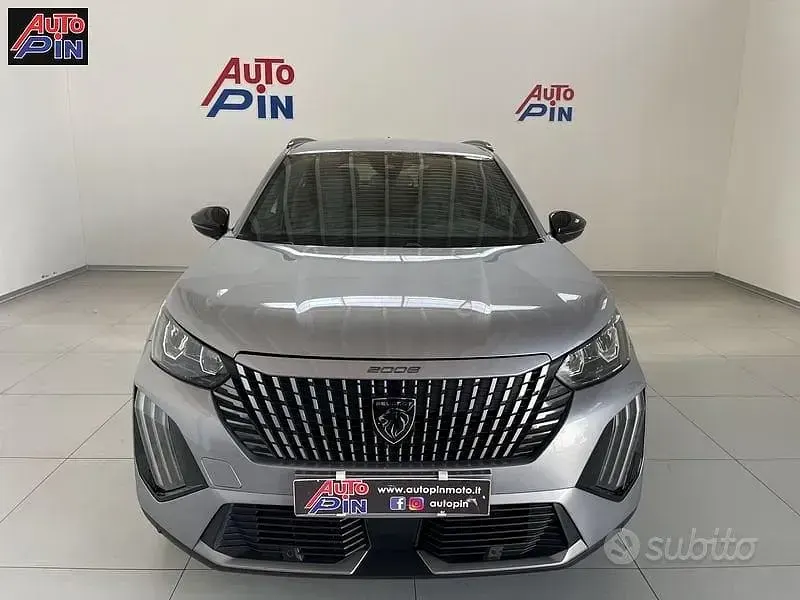 Usata Peugeot 2008 Allure 102 CV (75 kW) 2025 Grigio SUV