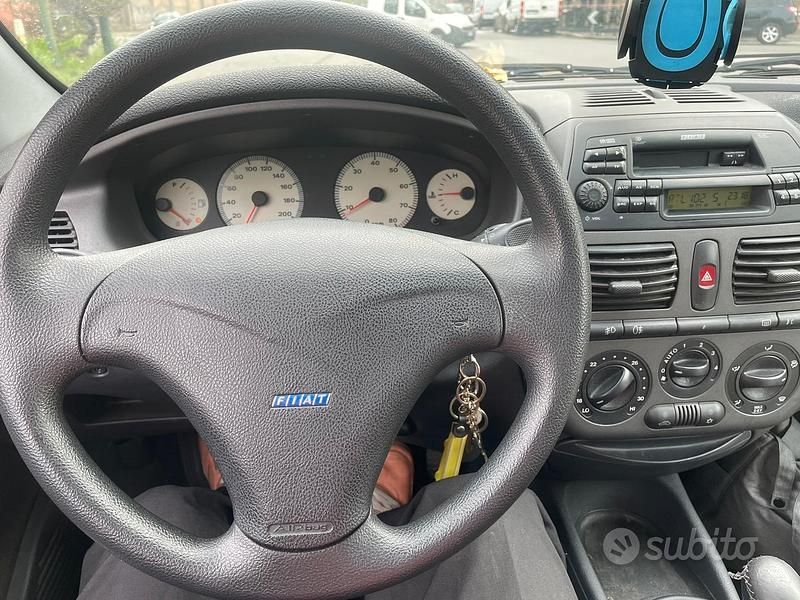 Usata Fiat Bravo 103 CV (75 kW) 2001 Grigio Utilitaria