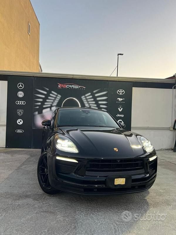 Nero Usata 2022 Porsche Macan SUV | 63.000 € (Molto cara) - Immagine 1/4
