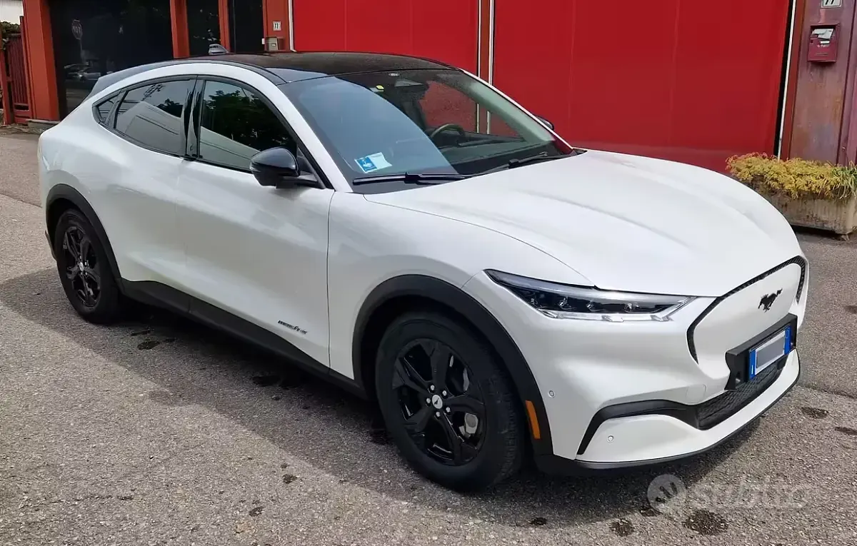Usata Ford Mustang Mach-E Standard Range 100 kW (136 CV) 2023 Bianco SUV