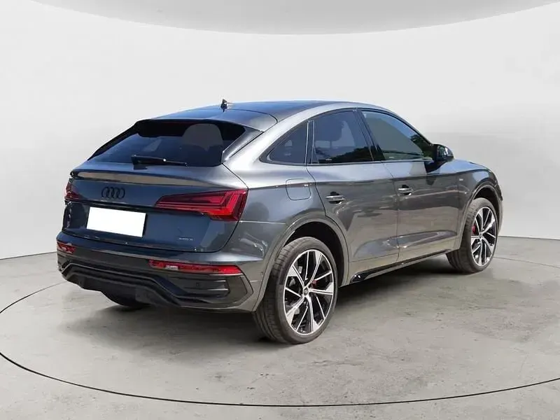 Usata Audi Q5 Sportback Ambiente 204 CV (150 kW) 2023 Grigio SUV