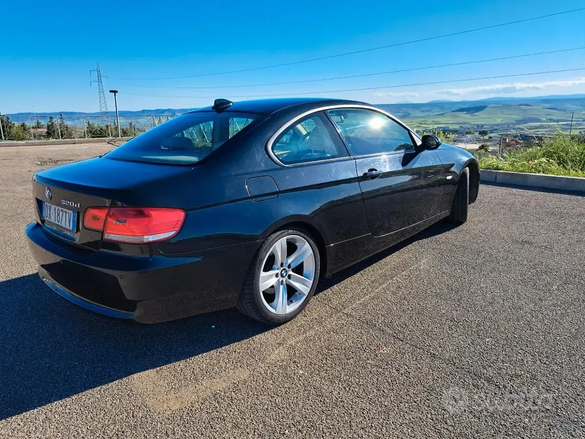 Usata BMW 320 177 CV (130 kW) 2009 Nero Coupé