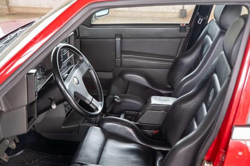 Usata Alfa Romeo 75 148 CV (108 kW) 1989 Rosso Berlina