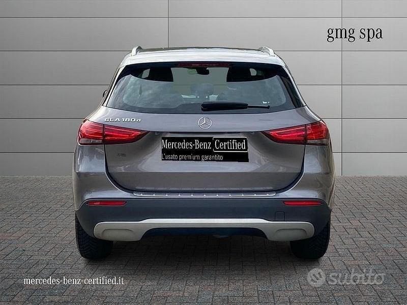 Usata Mercedes GLA180 Business 116 CV (85 kW) 2021 Grigio SUV
