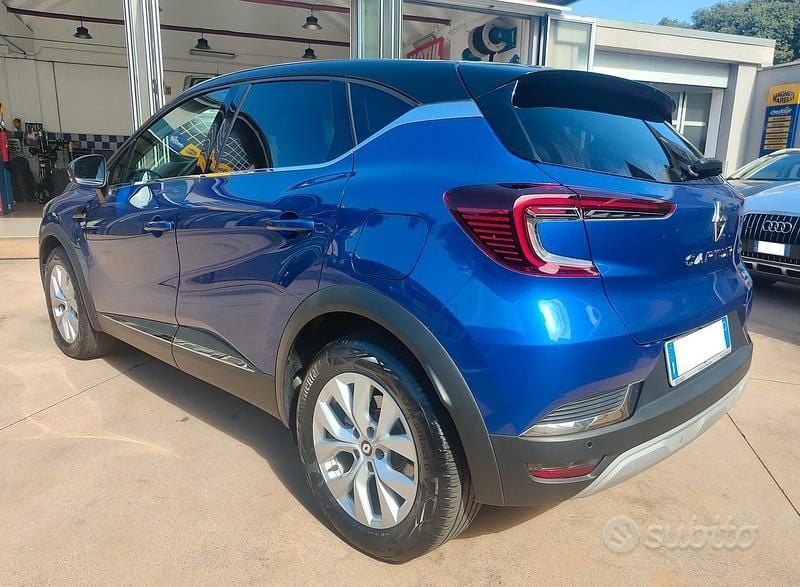 Usata Renault Captur Intens 145 CV (106 kW) 2022 Blu SUV