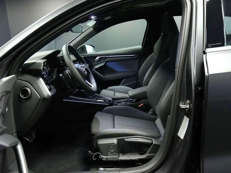 Nuova Audi A3 S-Line 150 CV (110 kW) 2025 Grigio Berlina