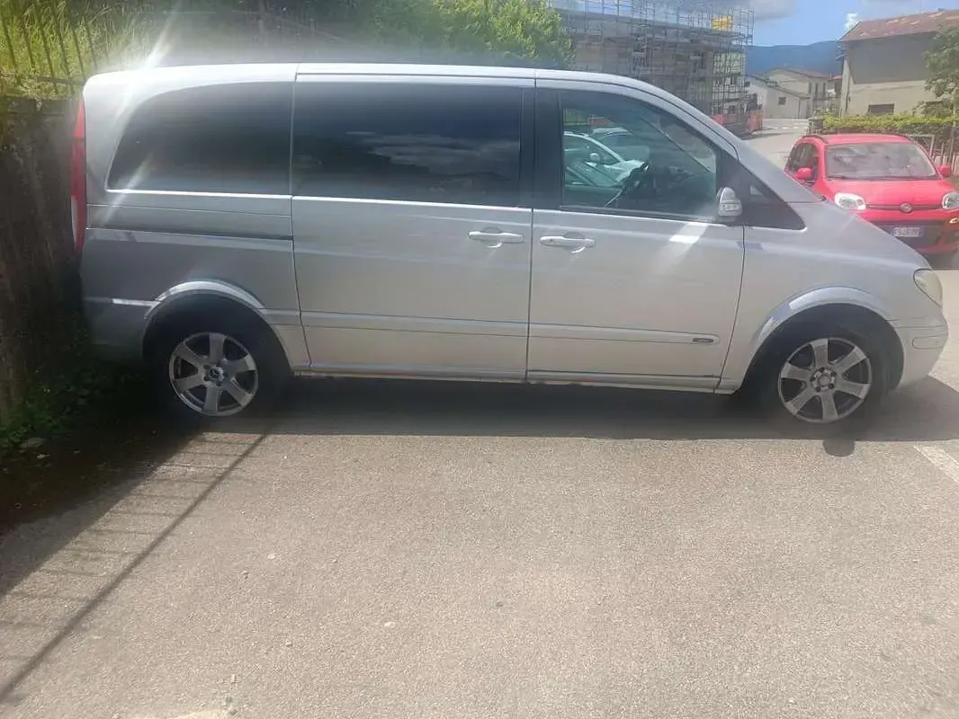 Usata Mercedes Viano 150 CV (110 kW) 2006 Monovolume