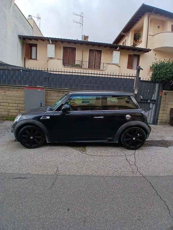 Usata 2007 Mini Cooper Pepper Utilitaria | 2800 € (Ottimo prezzo) - Immagine 1/4