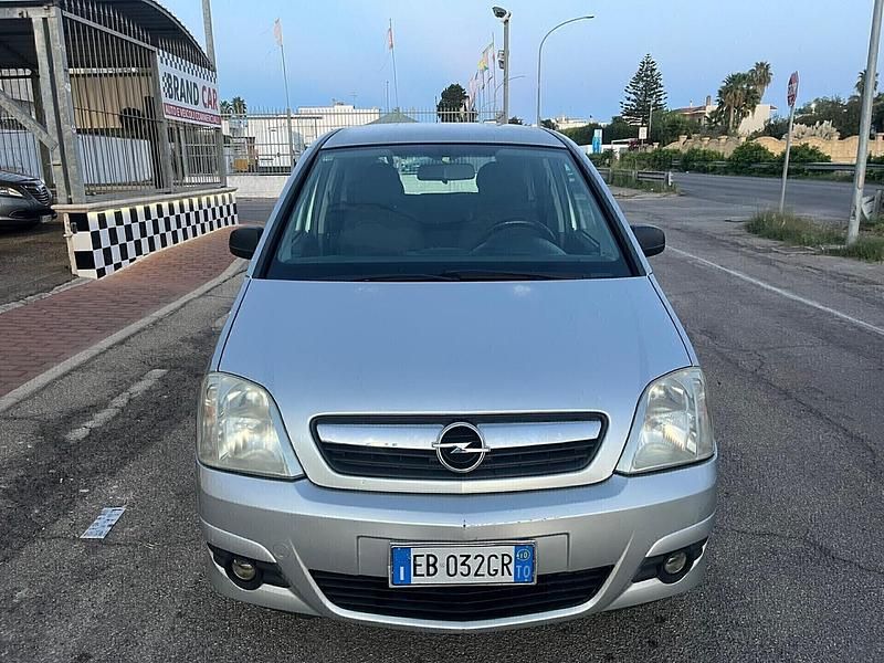 Usata Opel Meriva Club 89 CV (65 kW) 2010 Argento Monovolume
