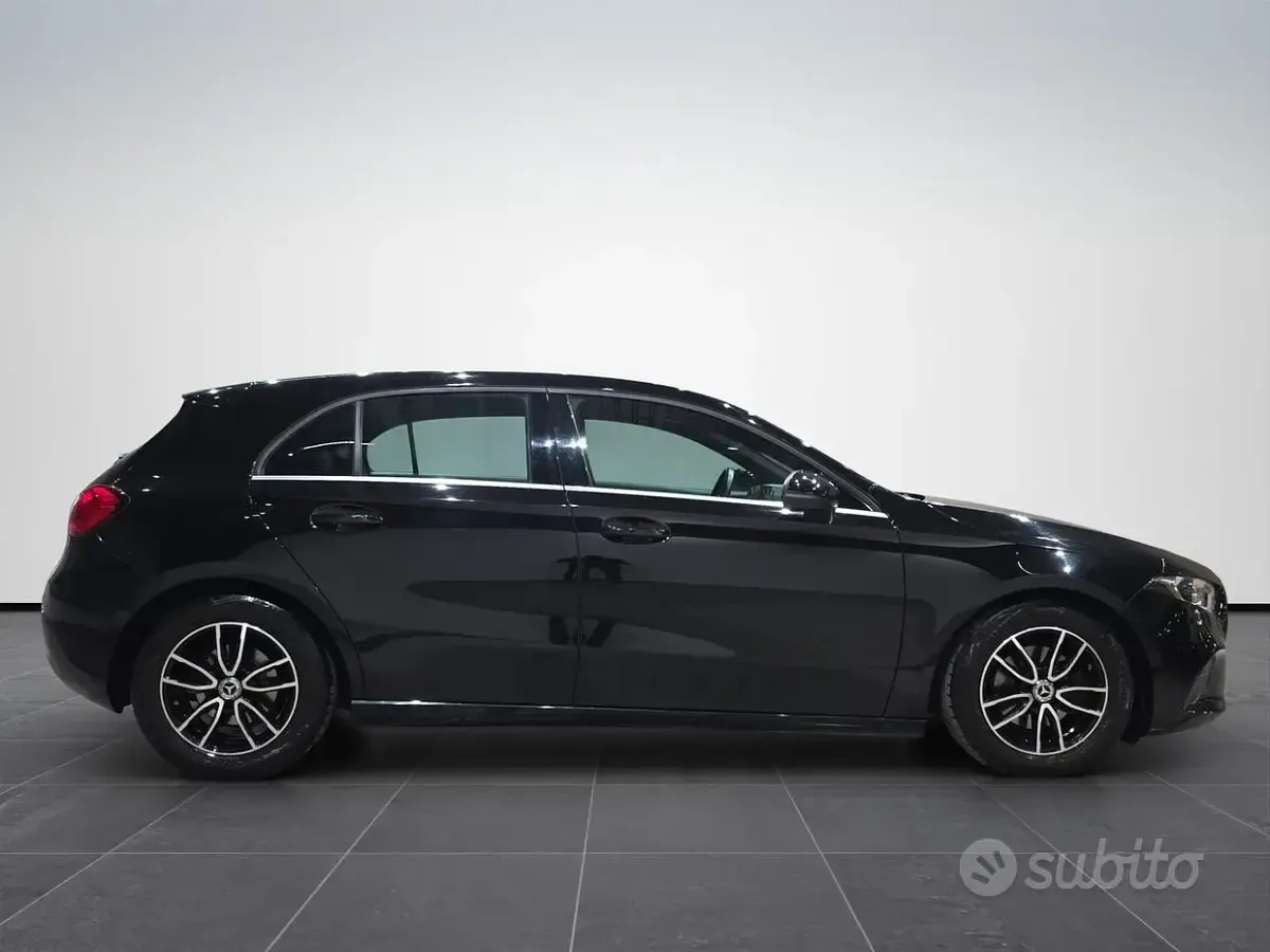 Usata Mercedes A160 109 CV (80 kW) 2019 Nero Berlina
