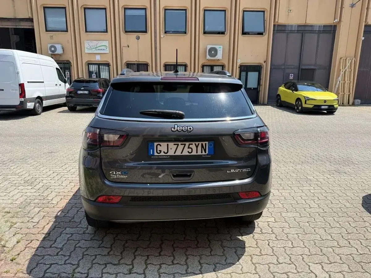 Usata Jeep Compass 131 CV (96 kW) 2022 Grigio SUV