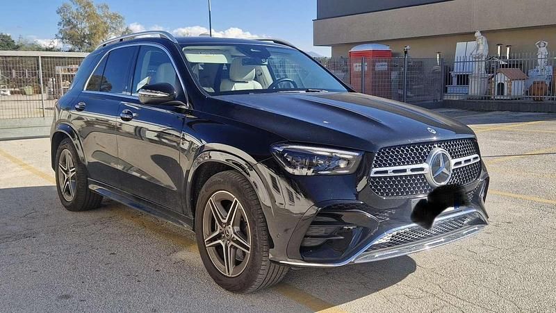 Nero Usata 2024 Mercedes GLE300 Advanced Plus SUV | 75.000 € (Buon prezzo) - Immagine 1/4