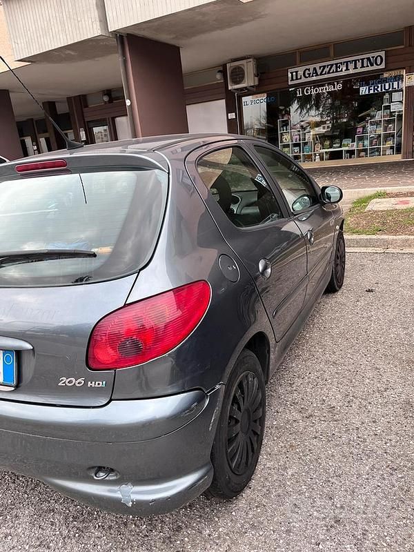 Usata Peugeot 206 88 CV (64 kW) 2006 Grigio Station wagon