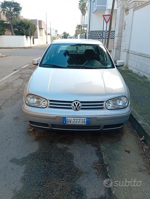 Usado VW Golf IV 105 CV (77 kW) 2001 Berlina