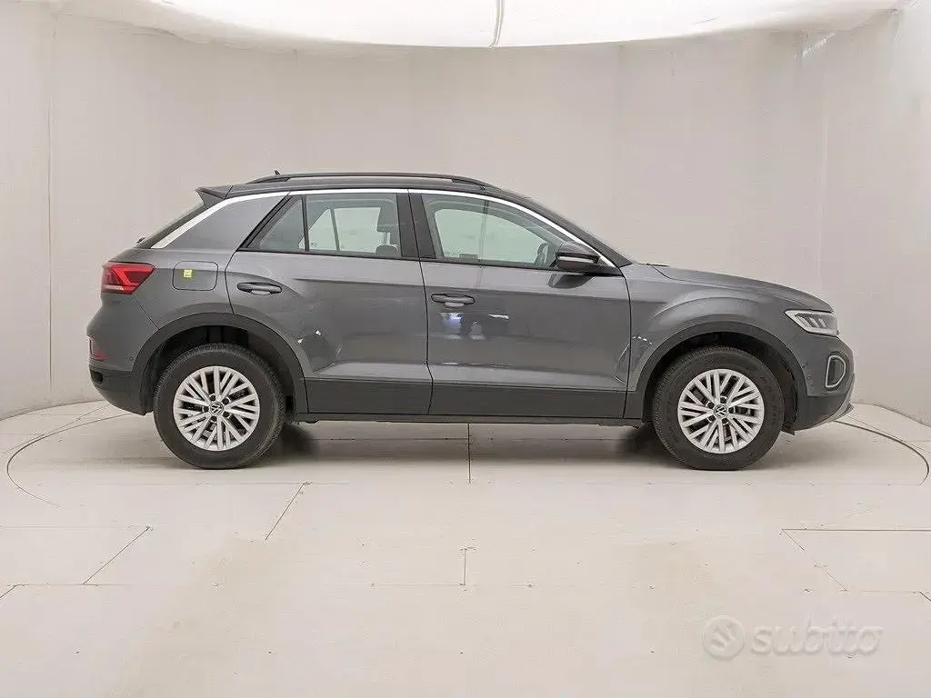 Usata VW T-Roc Life 150 CV (110 kW) 2025 Grigio SUV