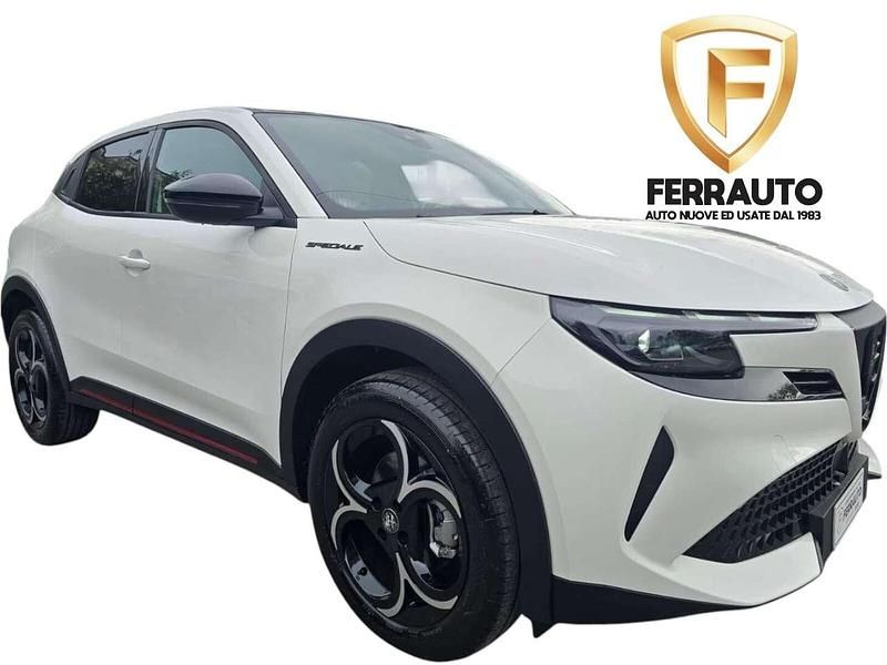 Bianco Nuova 2025 Alfa Romeo Junior Edizione Speciale SUV | 28.500 € (Buon prezzo) - Immagine 1/4