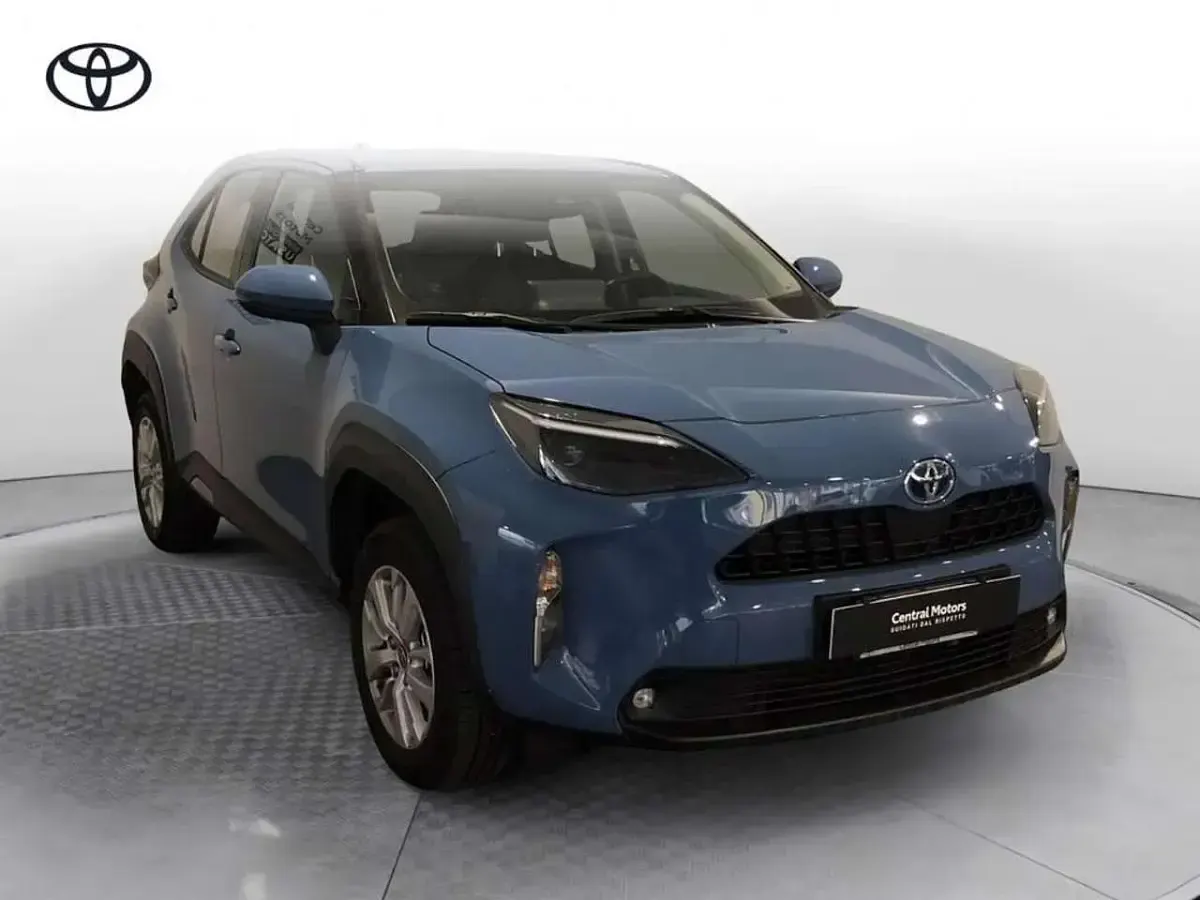Usata Toyota Yaris Cross Active 116 CV (85 kW) 2022 Azzurro SUV