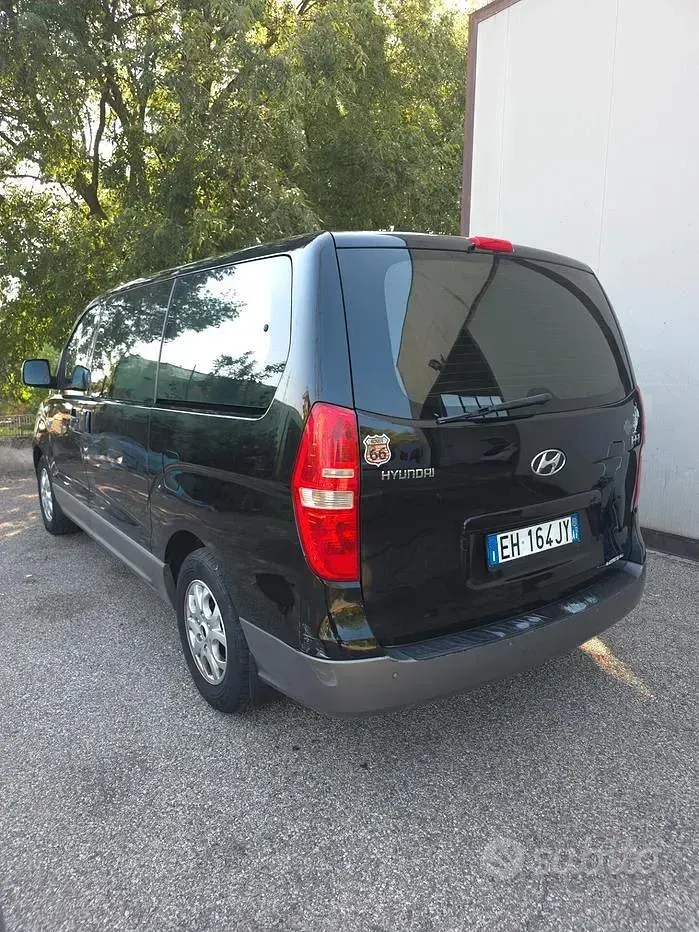 Usata Hyundai H-1 Comfort 136 CV (100 kW) 2011 Nero Monovolume