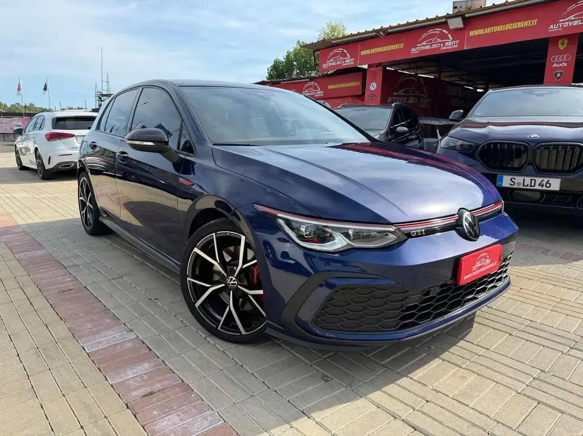Usata VW Golf VIII GTI 245 CV (180 kW) 2023 Blu/azzurro Berlina